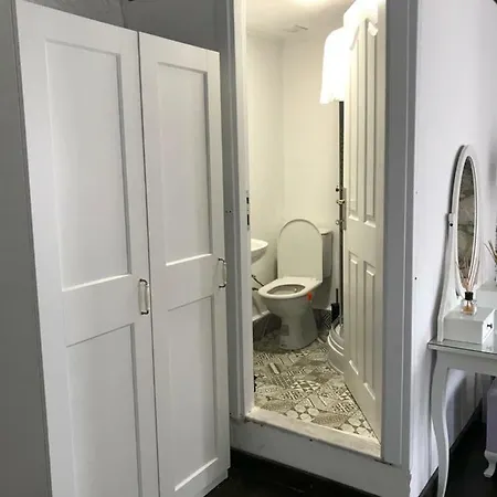 Nazenin Boutique Szálloda *